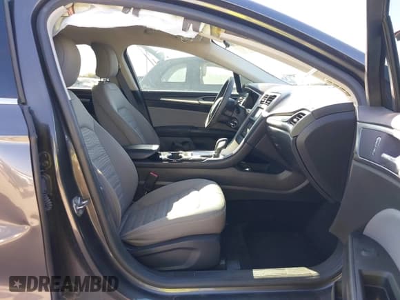 ✅ 2016 Ford Fusion S • VIN: 3FA6P0G70GR245860 • Lot: 41208849. Listed on IAAI with 123,565 mi. Free auction sales archive from the USA and detailed vehicle history report at DreamBid. Image 5.