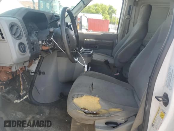 ✅ 2010 Ford Econoline Cargo Commercial • VIN: 1FTNE1EW7ADA66467 • Lot: 59238055. Wystawiony na Copart z przebiegiem Nie podano. Bezpłatny archiwum sprzedaży aukcyjnych z USA i szczegółowy raport historii pojazdu na DreamBid. Zdjęcie 7.