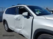 ✅ 2025 Toyota Highlander XLE • VIN: 5TDAAAB58SS070569 • Lot: 41665584. Listed on IAAI with 2,009 mi. Free auction sales archive from the USA and detailed vehicle history report at DreamBid. Image 6.