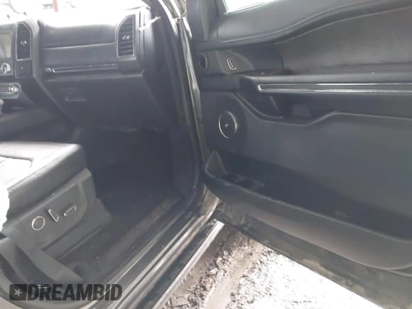 ✅ 2019 Ford Expedition Max Limited • VIN: 1FMJK2AT3KEA85243 • Lot: 42193680. Listed on IAAI with Not provided. Free auction sales archive from the USA and detailed vehicle history report at DreamBid. Image 5.