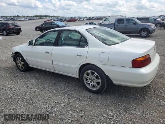 ✅ 2000 Acura TL • VIN: 19UUA5662YA067360 • Lot: 69837225. Listed on Copart with 177,209 mi. Free auction sales archive from the USA and detailed vehicle history report at DreamBid. Image 2.