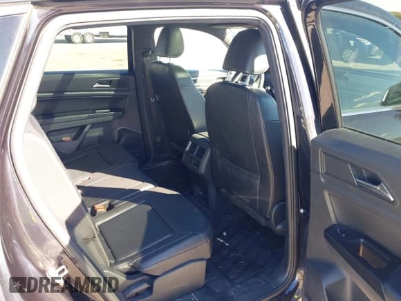 ✅ 2020 Volkswagen Atlas SEL • VIN: 1V2SE2CA6LC223235 • Lot: 43511538. Wystawiony na IAAI z przebiegiem 134 457 mil. Bezpłatny archiwum sprzedaży aukcyjnych z USA i szczegółowy raport historii pojazdu na DreamBid. Zdjęcie 8.