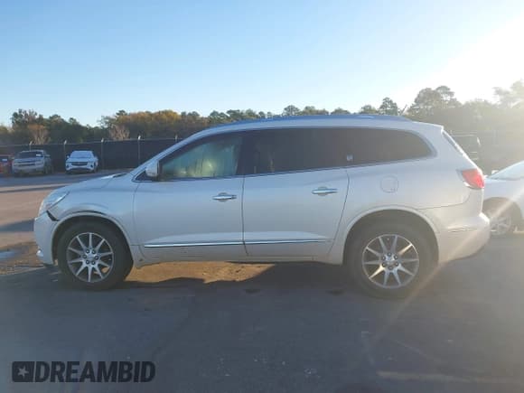 ✅ 2015 Buick Enclave Leather • VIN: 5GAKRBKD1FJ169121 • Lot: 43573296. Wystawiony na IAAI z przebiegiem 200 506 mil. Bezpłatny archiwum sprzedaży aukcyjnych z USA i szczegółowy raport historii pojazdu na DreamBid. Zdjęcie 14.