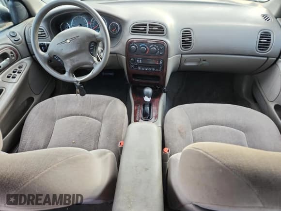 ✅ 2003 Chrysler Concorde LX • VIN: 2C3HD46R83H524117 • Lot: 82464775. Wystawiony na Copart z przebiegiem 96 558 mil. Bezpłatny archiwum sprzedaży aukcyjnych z USA i szczegółowy raport historii pojazdu na DreamBid. Zdjęcie 8.