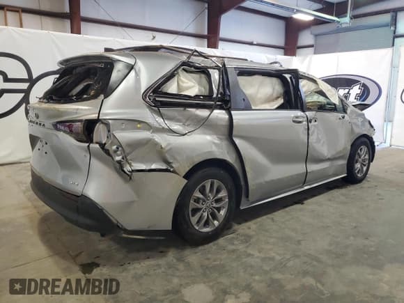 ✅ 2025 Toyota Sienna XLE • VIN: 5TDYRKEC7SS255042 • Lot: 93046175. Wystawiony na Copart z przebiegiem Nie podano. Bezpłatny archiwum sprzedaży aukcyjnych z USA i szczegółowy raport historii pojazdu na DreamBid. Zdjęcie 3.