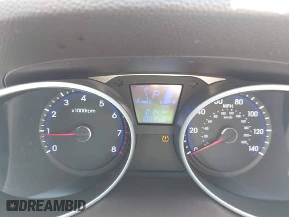 2013 Hyundai Tucson GLS z VIN KM8JU3AC5DU624633, wystawiony jako IAAI lot #42366217 z przebiegiem 108 258 mil mil oraz . Historia ofert i sprzedaży dostępna na DreamBid. Obrazek 7.