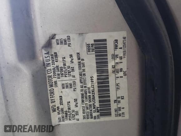 ✅ 1999 Lincoln Navigator • VIN: 5LMPU28A2XLJ31895 • Lot: 48531225. Listed on Copart with 170,944 mi. Free auction sales archive from the USA and detailed vehicle history report at DreamBid. Image 12.