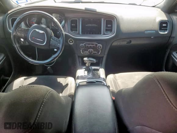 ✅ 2019 Dodge Charger SXT • VIN: 2C3CDXJG9KH758041 • Lot: 69484595. Wystawiony na Copart z przebiegiem 149 821 mil. Bezpłatny archiwum sprzedaży aukcyjnych z USA i szczegółowy raport historii pojazdu na DreamBid. Zdjęcie 8.