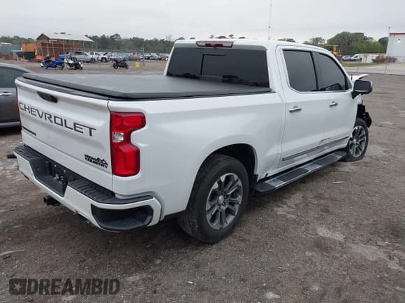 ✅ 2022 Chevrolet Silverado 1500 High Country • VIN: 1GCPAFED6NZ606917 • Лот: 41652769. Опубликован ранее на IAAI с пробегом 33 913 миль. Бесплатный доступ к архиву аукционных продаж из США и подробный отчёт об истории автомобиля на DreamBid. Изображение 4.