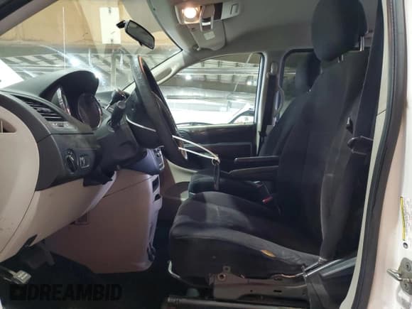 ✅ 2011 Dodge Grand Caravan Express • VIN: 2D4RN4DG7BR632836 • Lot: 89563735. Wystawiony na Copart z przebiegiem 215 467 mil. Bezpłatny archiwum sprzedaży aukcyjnych z USA i szczegółowy raport historii pojazdu na DreamBid. Zdjęcie 7.