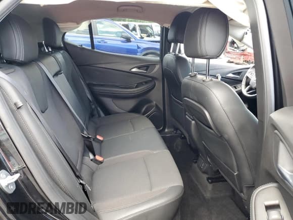 ✅ 2021 Buick Encore GX Select • VIN: KL4MMDS28MB064013 • Lot: 86642365. Wystawiony na Copart z przebiegiem 53 120 mil. Bezpłatny archiwum sprzedaży aukcyjnych z USA i szczegółowy raport historii pojazdu na DreamBid. Zdjęcie 11.