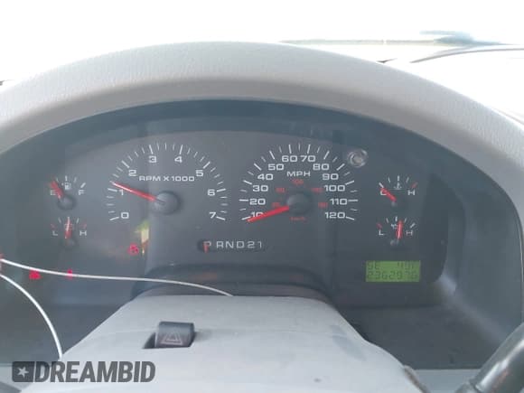 ✅ 2004 Ford F-150 • VIN: 1FTHX12524NB65274 • Lot: 43811417. Wystawiony na IAAI z przebiegiem 236 297 mil. Bezpłatny archiwum sprzedaży aukcyjnych z USA i szczegółowy raport historii pojazdu na DreamBid. Zdjęcie 7.