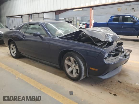 ✅ 2014 Dodge Challenger SXT • VIN: 2C3CDYAG1EH225210 • Lot: 83545054. Wystawiony na Copart z przebiegiem Nie podano. Bezpłatny archiwum sprzedaży aukcyjnych z USA i szczegółowy raport historii pojazdu na DreamBid. Zdjęcie 4.