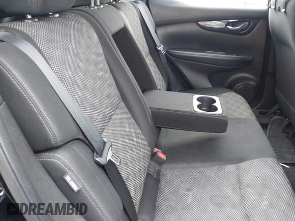 ✅ 2020 Nissan Rogue S • VIN: JN1BJ1CW8LW391947 • Lot: 43656264. Listed on IAAI with 73,765 mi. Free auction sales archive from the USA and detailed vehicle history report at DreamBid. Image 8.