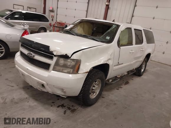 ✅ 2007 Chevrolet Suburban Commercial • VIN: 3GNGK26K97G294704 • Lot: 41884158. Wystawiony na IAAI z przebiegiem 187 857 mil. Bezpłatny archiwum sprzedaży aukcyjnych z USA i szczegółowy raport historii pojazdu na DreamBid. Zdjęcie 2.