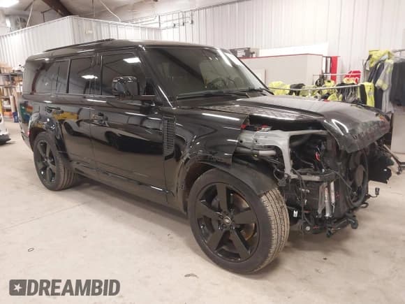 ✅ 2024 Land Rover Defender X-Dynamic SE • VIN: SALE2FEU1R2300221 • Lot: 41579863. Wystawiony na IAAI z przebiegiem 13 981 mil. Bezpłatny archiwum sprzedaży aukcyjnych z USA i szczegółowy raport historii pojazdu na DreamBid. Zdjęcie 1.