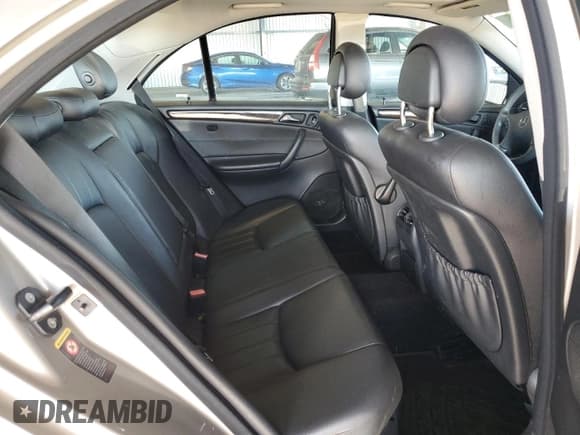 ✅ 2005 Mercedes-Benz C 320 • VIN: WDBRF64J65F672627 • Lot: 85569935. Wystawiony na Copart z przebiegiem 142 084 mil. Bezpłatny archiwum sprzedaży aukcyjnych z USA i szczegółowy raport historii pojazdu na DreamBid. Zdjęcie 10.