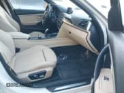 ✅ 2017 BMW 3 Series 330i • VIN: WBA8B9G55HNU48524 • Lot: 43402752. Wystawiony na IAAI z przebiegiem 68 052 mil. Bezpłatny archiwum sprzedaży aukcyjnych z USA i szczegółowy raport historii pojazdu na DreamBid. Zdjęcie 5.