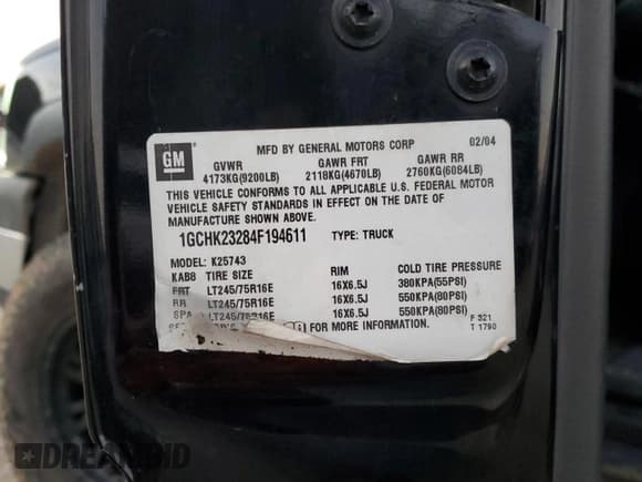 ✅ 2004 Chevrolet Silverado 2500HD LS • VIN: 1GCHK23284F194611 • Lot: 92811705. Wystawiony na Copart z przebiegiem 156 214 mil. Bezpłatny archiwum sprzedaży aukcyjnych z USA i szczegółowy raport historii pojazdu na DreamBid. Zdjęcie 12.