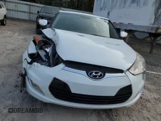 ✅ 2013 Hyundai Veloster w/Gray Int • VIN: KMHTC6AD1DU164831 • Lot: 75551824. Wystawiony na Copart z przebiegiem 93 252 mil. Bezpłatny archiwum sprzedaży aukcyjnych z USA i szczegółowy raport historii pojazdu na DreamBid. Zdjęcie 5.