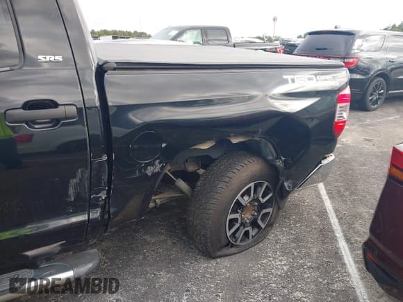 ✅ 2014 Toyota Tundra SR5 • VIN: 5TFEY5F10EX147641 • Lot: 43361602. Listed on IAAI with 199,605 mi. Free auction sales archive from the USA and detailed vehicle history report at DreamBid. Image 6.