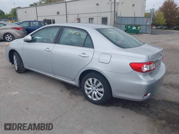 ✅ 2013 Toyota Corolla L • VIN: 2T1BU4EE8DC969355 • Лот: 43454017. Опубликован ранее на IAAI с пробегом 174 556 миль. Бесплатный доступ к архиву аукционных продаж из США и подробный отчёт об истории автомобиля на DreamBid. Изображение 3.