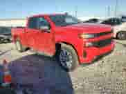 2021 Chevrolet Silverado 1500 Custom z VIN 1GCRYBEH9MZ155044, wystawiony jako Copart lot #42235455 z przebiegiem 124 001 mil mil oraz Szkoda całkowita • Salvage title. Historia ofert i sprzedaży dostępna na DreamBid. Obrazek 4.