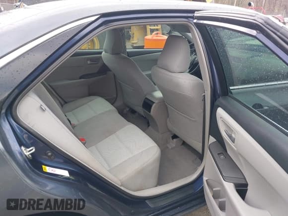 ✅ 2017 Toyota Camry XLE • VIN: 4T1BF1FK2HU677914 • Lot: 43726803. Wystawiony na IAAI z przebiegiem 171 957 mil. Bezpłatny archiwum sprzedaży aukcyjnych z USA i szczegółowy raport historii pojazdu na DreamBid. Zdjęcie 8.