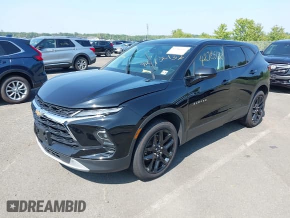 ✅ 2023 Chevrolet Blazer LT • VIN: 3GNKBHR42PS221987 • Lot: 42786132. Wystawiony na IAAI z przebiegiem 17 087 mil. Bezpłatny archiwum sprzedaży aukcyjnych z USA i szczegółowy raport historii pojazdu na DreamBid. Zdjęcie 2.