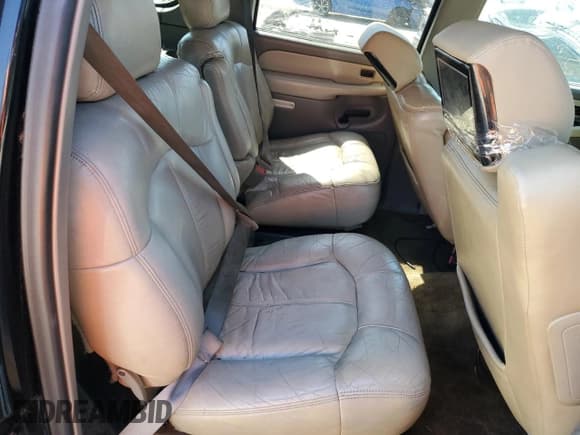 ✅ 2001 Chevrolet Suburban LT • VIN: 3GNFK16T71G222471 • Лот: 48557195. Опубликован ранее на Copart с пробегом 259 047 миль. Бесплатный доступ к архиву аукционных продаж из США и подробный отчёт об истории автомобиля на DreamBid. Изображение 11.