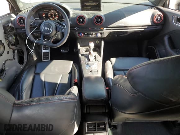 ✅ 2019 Audi RS 3 • VIN: WUABWGFF1KA902152 • Лот: 88913315. Опубликован ранее на Copart с пробегом 46 435 миль. Бесплатный доступ к архиву аукционных продаж из США и подробный отчёт об истории автомобиля на DreamBid. Изображение 8.