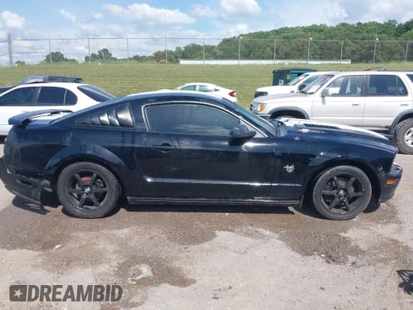 ✅ 2009 Ford Mustang GT • VIN: 1ZVHT82H495146300 • Лот: 42603951. Опубликован ранее на IAAI с пробегом 185 265 миль. Бесплатный доступ к архиву аукционных продаж из США и подробный отчёт об истории автомобиля на DreamBid. Изображение 13.