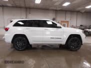 ✅ 2019 Jeep Grand Cherokee Altitude • VIN: 1C4RJFAG3KC838270 • Lot: 43490196. Wystawiony na IAAI z przebiegiem 87 496 mil. Bezpłatny archiwum sprzedaży aukcyjnych z USA i szczegółowy raport historii pojazdu na DreamBid. Zdjęcie 13.
