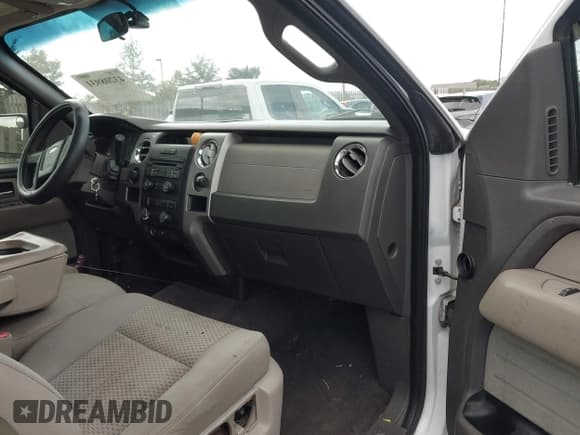 ✅ 2010 Ford F-150 XL • VIN: 1FTEW1E8XAFB95323 • Лот: 43208931. Опубликован ранее на IAAI с пробегом 323 665 миль. Бесплатный доступ к архиву аукционных продаж из США и подробный отчёт об истории автомобиля на DreamBid. Изображение 5.