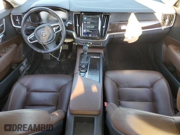 ✅ 2019 Volvo S90 Momentum • VIN: LVY102AK1KP110090 • Lot: 46359735. Wystawiony na Copart z przebiegiem 61 079 mil. Bezpłatny archiwum sprzedaży aukcyjnych z USA i szczegółowy raport historii pojazdu na DreamBid. Zdjęcie 8.