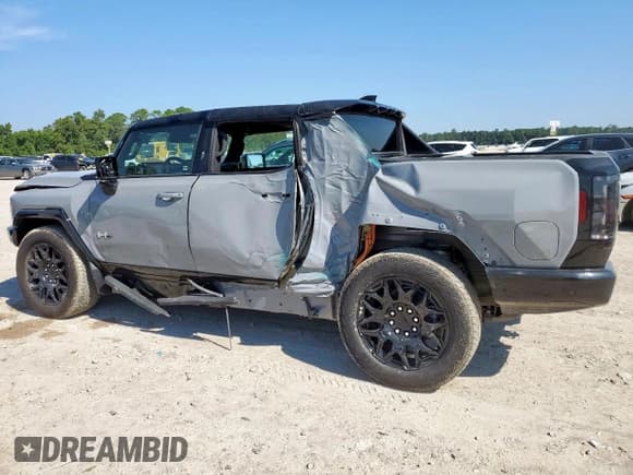 ✅ 2025 GMC HUMMER EV Pickup 2X • VIN: 1GT10BDD9SU106844 • Lot: 68532545. Wystawiony na Copart z przebiegiem 1 541 mil. Bezpłatny archiwum sprzedaży aukcyjnych z USA i szczegółowy raport historii pojazdu na DreamBid. Zdjęcie 2.