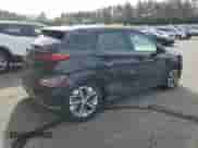 2022 Hyundai Kona Limited z VIN KM8K53AG8NU157472, wystawiony jako Copart lot #49484655 z przebiegiem 28 730 mil mil oraz Czysty tytuł • Clean title. Historia ofert i sprzedaży dostępna na DreamBid. Obrazek 3.