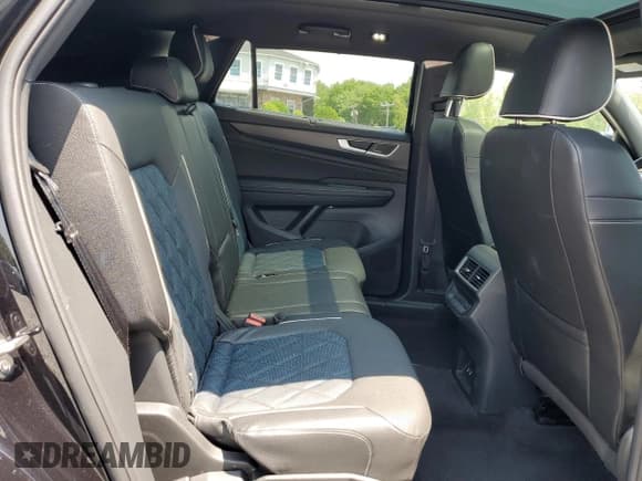 ✅ 2024 Volkswagen Atlas SEL Premium R-Line • VIN: 1V2FE2CA2RC215045 • Лот: 60539155. Опубликован ранее на Copart с пробегом 21 766 миль. Бесплатный доступ к архиву аукционных продаж из США и подробный отчёт об истории автомобиля на DreamBid. Изображение 11.