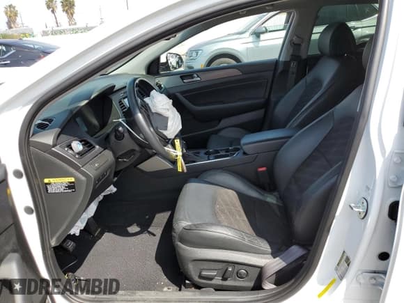 ✅ 2017 Hyundai Sonata Sport • VIN: 5NPE34AF0HH555181 • Lot: 48177103. Listed on Copart with 92,406 mi. Free auction sales archive from the USA and detailed vehicle history report at DreamBid. Image 7.