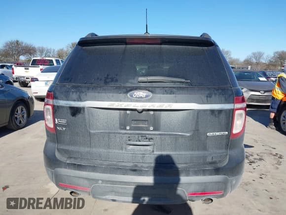 ✅ 2015 Ford Explorer XLT • VIN: 1FM5K7D88FGB18303 • Lot: 41214385. Listed on IAAI with 119,813 mi. Free auction sales archive from the USA and detailed vehicle history report at DreamBid. Image 16.