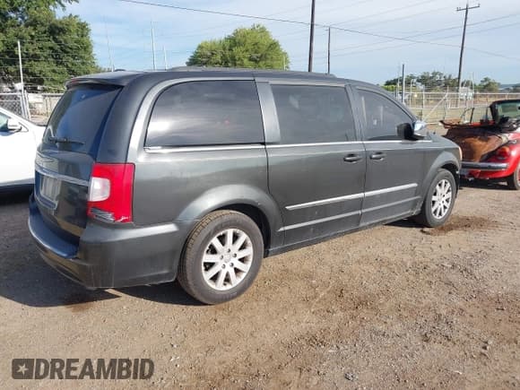 ✅ 2012 Chrysler Town & Country Touring L • VIN: 2C4RC1CGXCR156487 • Lot: 42795386. Wystawiony na IAAI z przebiegiem 122 687 mil. Bezpłatny archiwum sprzedaży aukcyjnych z USA i szczegółowy raport historii pojazdu na DreamBid. Zdjęcie 2.
