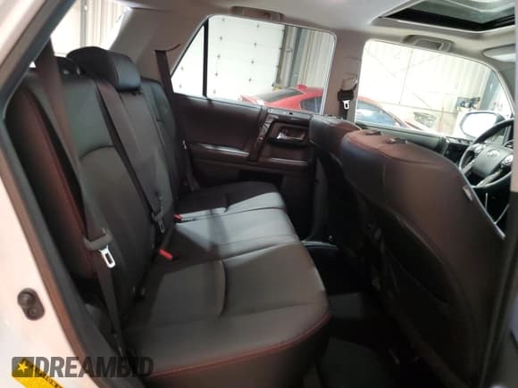 ✅ 2024 Toyota 4Runner TRD Pro • VIN: JTELU5JR2R6274639 • Lot: 58545365. Listed on Copart with 9,201 mi. Free auction sales archive from the USA and detailed vehicle history report at DreamBid. Image 11.