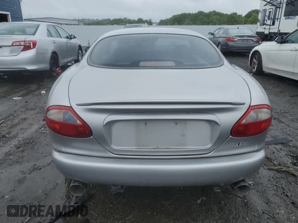 ✅ 2000 Jaguar XK • VIN: SAJJA41B6YPA01802 • Lot: 57146745. Listed on Copart with 32,208 mi. Free auction sales archive from the USA and detailed vehicle history report at DreamBid. Image 6.