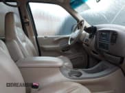 ✅ 1999 Ford Expedition XLT • VIN: 1FMPU18L4XLB11484 • Lot: 43763647. Wystawiony na IAAI z przebiegiem 229 291 mil. Bezpłatny archiwum sprzedaży aukcyjnych z USA i szczegółowy raport historii pojazdu na DreamBid. Zdjęcie 5.