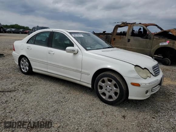 ✅ 2006 Mercedes-Benz C 280 Luxury • VIN: WDBRF92HX6F772541 • Lot: 56518315. Wystawiony na Copart z przebiegiem 167 241 mil. Bezpłatny archiwum sprzedaży aukcyjnych z USA i szczegółowy raport historii pojazdu na DreamBid. Zdjęcie 4.