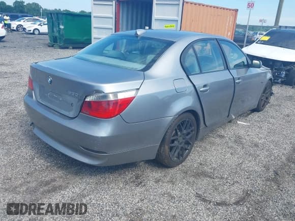 ✅ 2004 BMW 5 Series 530i • VIN: WBANA73544B062754 • Lot: 42643740. Wystawiony na IAAI z przebiegiem 314 729 mil. Bezpłatny archiwum sprzedaży aukcyjnych z USA i szczegółowy raport historii pojazdu na DreamBid. Zdjęcie 4.