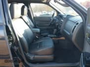 ✅ 2010 Ford Escape Limited • VIN: 1FMCU9EGXAKB80035 • Lot: 43565237. Listed on IAAI with 156,901 mi. Free auction sales archive from the USA and detailed vehicle history report at DreamBid. Image 5.