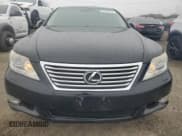 ✅ 2012 Lexus LS 460 L • VIN: JTHDL5EFXC5004176 • Lot: 81557614. Wystawiony na Copart z przebiegiem 154 382 mil. Bezpłatny archiwum sprzedaży aukcyjnych z USA i szczegółowy raport historii pojazdu na DreamBid. Zdjęcie 5.
