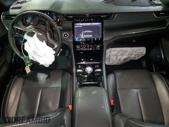 ✅ 2023 Jeep Grand Cherokee Overland • VIN: 1C4RJYD63P8788205 • Lot: 43229635. Wystawiony na Copart z przebiegiem 3 611 mil. Bezpłatny archiwum sprzedaży aukcyjnych z USA i szczegółowy raport historii pojazdu na DreamBid. Zdjęcie 8.