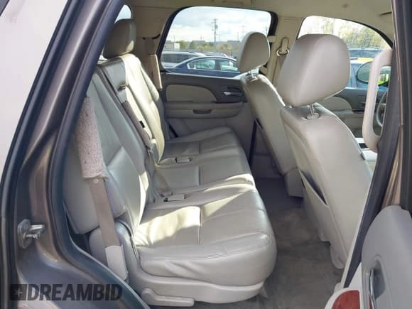 ✅ 2014 Chevrolet Tahoe LT • VIN: 1GNSCBE08ER117923 • Lot: 43575355. Listed on IAAI with 143,512 mi. Free auction sales archive from the USA and detailed vehicle history report at DreamBid. Image 8.